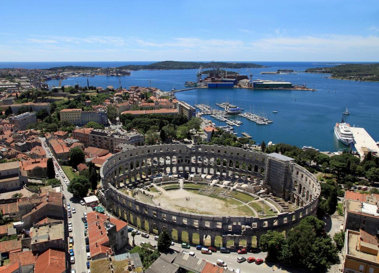 Apartments With A Parking Space Pula - 16053 外观 照片